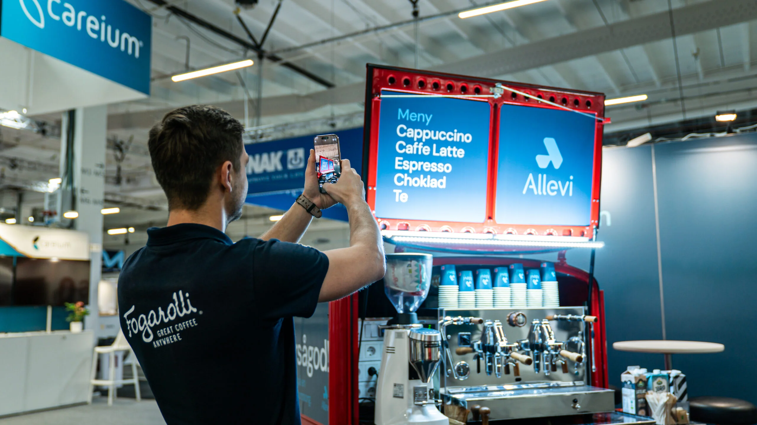 Marknadsför er monter i sociala medier